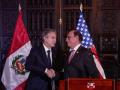 El ministro de Exteriores de Perú, César Landa, y el secretario de Estado de EE.UU, Antony Blinken