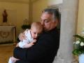 Viktor Orban con su nieto