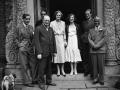 El actor británico Charlie Chaplin, a la derecha, se reunió con Winston Churchill, segundo a la izquierda, y miembros de su familia en la casa de Churchill en Westerham, Kent, Inglaterra, el 19 de septiembre de 1931