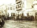 Constantino con Jorge I y el ejército griego entran en Tesalónica