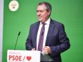 El secretario general del PSOE andaluz, Juan Espadas, en la rueda de prensa de este lunes en la sede regional del partido