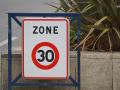 Una señal limita a 30 km/h el tráfico rodado en Francia