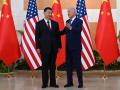 El presidente de los Estados Unidos, Joe Biden (derecha), y el presidente de China, Xi Jinping, celebran una reunión al margen de la Cumbre del G20