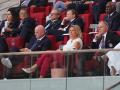 La ministra alemana, con el brazalete prohibido por la FIFA, junto a Gianni Infantino