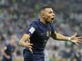 Lusail (Qatar), 18/12/2022.- Kylian Mbappe of France celebrates after scoring the 2-2 equalizer during the FIFA World Cup 2022 Final between Argentina and France at Lusail stadium, Lusail, Qatar, 18 December 2022. (Mundial de Fútbol, Francia, Estados Unidos, Catar) EFE/EPA/Ronald Wittek