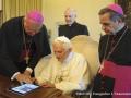 Momento en el que Benedicto XVI envió el primer tuit en 2012