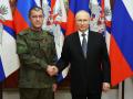 El presidente ruso Vladimir Putin condecoró a militares que participan en la invasión de Ucrania