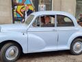 Luis E. Togores, con su Morris Minor