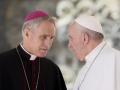 El Papa Francisco habría pedido discreción al secretario de Benedicto XVI, Georg Gänswein