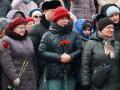 Los familiares de los soldados rusos muertos en Ucrania participan en los funerales
