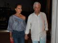Isabel Preysler y Mario Vargas Llosa por las calles de Marbella.
01/09/2019
En la foto paseando de la mano