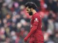 Mohamed Salah cabizbajo tras la mala situación que atraviesa el Liverpool
