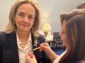 La congresista demócrata Madeleine Dean con su pin abortista