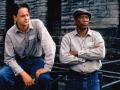 Tim Robbins y Morgan Freeman, en una escena de la película Cadena perpetua