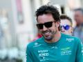 Fernando Alonso visiblemente contento en los Test de Bahrain