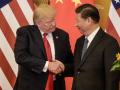 El expresidente de los EE.UU., Donald Trump (Iz), con el presidente de China, Xi Jinping en 2017