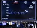 Pantalla de la bolsa de Nueva York mostrando información de Credit Suisse.