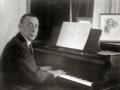 Serguéi Rachmaninov al piano, c. 1936