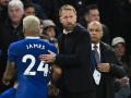 Graham Potter apoya a Reece James en el último partido de Premier ante el Aston Villa