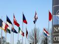 Las banderas nacionales de los países miembros de la OTAN en Bruselas