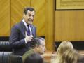 El presidente de la Junta de Andalucía, Juanma Moreno, durante su comparecencia en el Parlamento andaluz