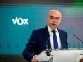El vicepresidente de Acción política de Vox, Jorge Buxadé durante la rueda de prensa celebrada este lunes en la sede del partido en Madrid. EFE/ Fernando Villar