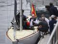 Don Juan Carlos sale a navegar con el Bribón entre gritos de “viva el Rey”