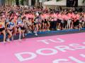 Miles de personas participan en la décimo novena edición de la Carrera de la Mujer de Madrid 2023