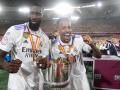 Rüdiger y Militao, con el trofeo de la Copa del Rey: ¿quién será titular en Champions?