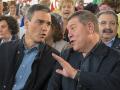 El presidente del Gobierno, Pedro Sánchez y el presidente de Castilla-La Mancha, Emiliano García-Page en el mitin de Puertollano