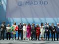 Foto de familia de los galardonados con la medalla de Madrid 2023