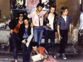 Los Sex Pistols junto a Matt Dellert (en el centro, de rosa) en 1978