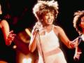 La cantante Tina Turner durante un concierto en 1993