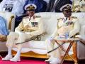 El presidente saliente de Nigeria, Muhammadu Buhari, y el vicealmirante Awwal Zubairu Gambo