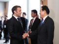 El presidente de Francia Emmanuel Macron y el primer ministro Fumio Kishida en Hiroshima