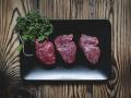 Varias piezas de carne
