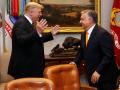 Orban y Trump se saludan con afecto en uno de sus encuentros