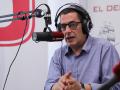 Antonio Naranja en los estudios de radio de El Debate