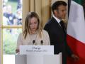 El presidente francés, Emmanuel Macron, y la primera ministra de Italia, Giorgia Meloni en el Palacio del Elíseo en París
