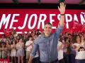 El presidente del gobierno de España y secretario general del PSOE, Pedro Sánchez, durante el acto público en la caseta municipal de Dos Hermanas, a 17 de junio de 2023 en Sevilla (Andalucía, España). El presidente del gobierno de España y secretario general del PSOE, Pedro Sánchez, acude a Dos Hermanas, para intervenir en un acto público con los militantes del partido socialista.