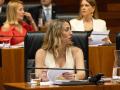 La presidenta del PP de Extremadura, María Guardiola, durante la constitución de la Asamblea de Extremadura, a 20 de junio de 2023, en Mérida, Badajoz, Extremadura (España). Blanca Martín Delgado, del Grupo Socialista, volverá a ocupar el cargo de presidenta de la Asamblea de Extremadura en esta XI Legislatura, después de que PP y VOX no hayan llegado a un acuerdo cerrado para la formación de un gobierno alternativo. Martín ha recibido 32 votos, los 28 diputados de su grupo y los cuatro de Unidas por Extremadura, mientras que el candidato del PP, Abel Bautista, ha obtenido 28, mismo número de escaños que tiene su grupo parlamentario, y el de Vox, Ángel Pelayo Gordillo Moreno el de los cinco diputados con los que cuenta su grupo. Este fracaso entre PP y VOX acerca a Extremadura a unas nuevas elecciones.
Jorge Armestar / Europa Press
20/6/2023