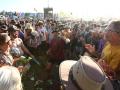 Pilton (United Kingdom), 24/06/2023.- People dance at the West Holts stage at the Glastonbury Festival in Pilton, Britain, 24 June 2023. The Glastonbury Festival is a five-day festival of music, dance, theatre, comedy and performing arts running from 21 to 25 June 2023. (Reino Unido) EFE/EPA/ADAM VAUGHAN
