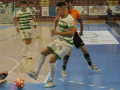 Álex Viana, jugador de Córdoba Patrimonio, ante Pintinho, de Ribera Navarra FS