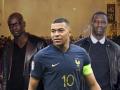 Elenco de futbolistas y artistas que agitaron las calles de Francia