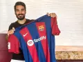 Gundogan posa con la camiseta del Barça