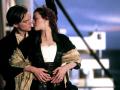 Leonardo DiCaprio y Kate Winslet, en una de las escenas más famosas de Titanic