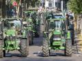 Agricultores y representantes sindicales del sector agrario asisten a una manifestación frente al Parlamento Europeo en Estrasburgo, Francia