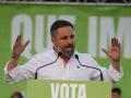El presidente de Vox, Santiago Abascal, cierra la campaña electoral con un mitin en la plaza de Colón