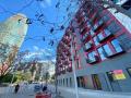 Edificio de pisos en Barcelona

El Ayuntamiento de Barcelona ha completado el segundo edificio de Alojamientos de Proximidad Provisionales (Aprop), este ubicado en la plaza de las Glòries, con 42 pisos para un centenar de personas en situación de emergencia habitacional construidos en contenedores marítimos reciclados.

POLITICA CATALUÑA ESPAÑA EUROPA ESPAÑA EUROPA EUROPA BARCELONA CATALUÑA ESPAÑA