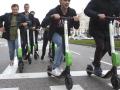 Los patinetes eléctricos están prohibidos para menores de 16 años y nunca pueden ir dos personas